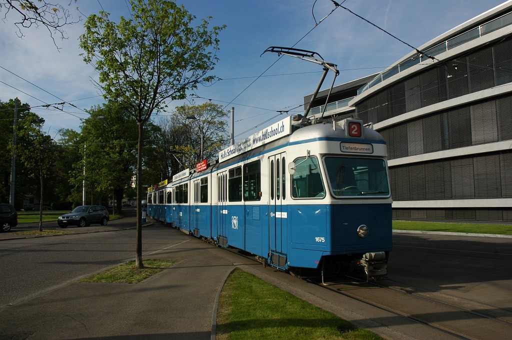 1658-0017-250409.jpg - VBZ Be 4/6 1675 + 1674 / Bahnhof Tiefenbrunnen 25.4.2009