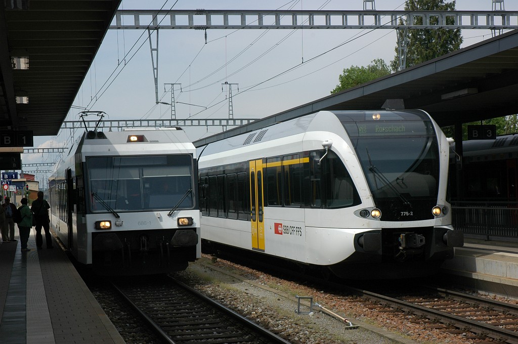 1660-0041-100509.jpg - Thurbo RABe 526.686-1 + 526.775-2 / Kreuzlingen 10.5.2009