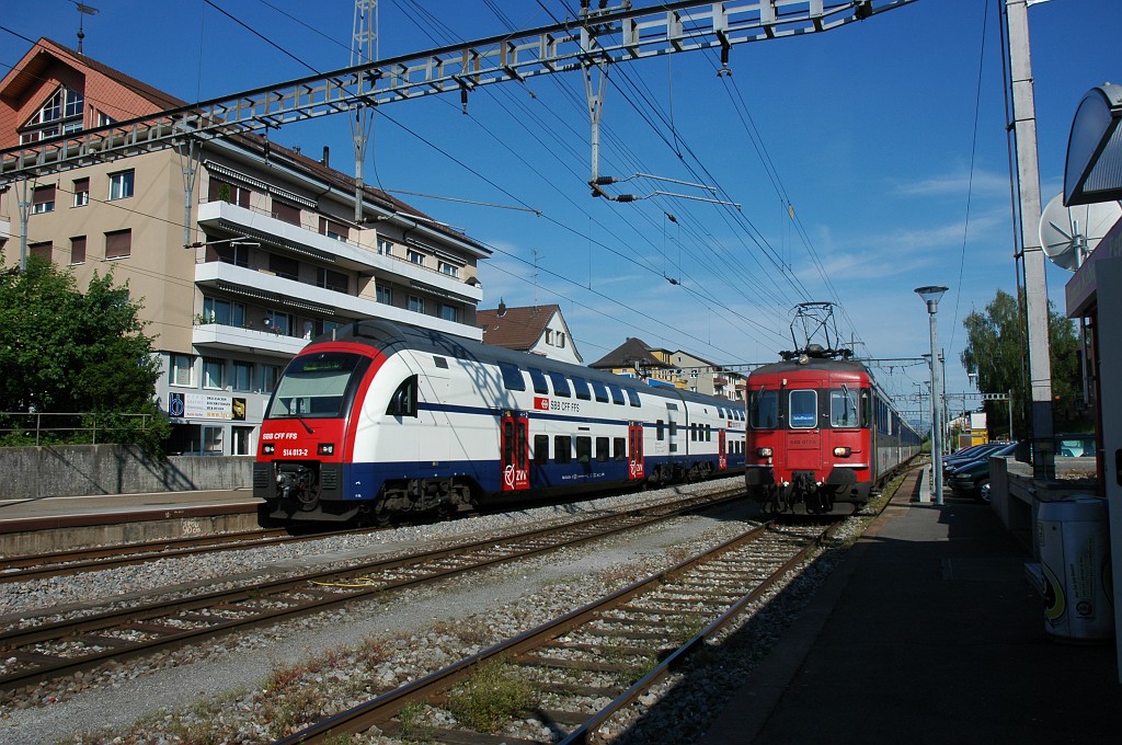 1664-0038-200509.jpg - SBB-CFF RBe 540.077-5 + RABe 514.013-2 / RBe 514.413-4 / Dübendorf 20.5.2009