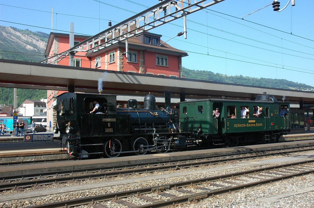 1674-0023-240509.jpg - Perlen E 3/3 6 + UeBB CZm 1/2 31 / Arth-Goldau 24.5.2009