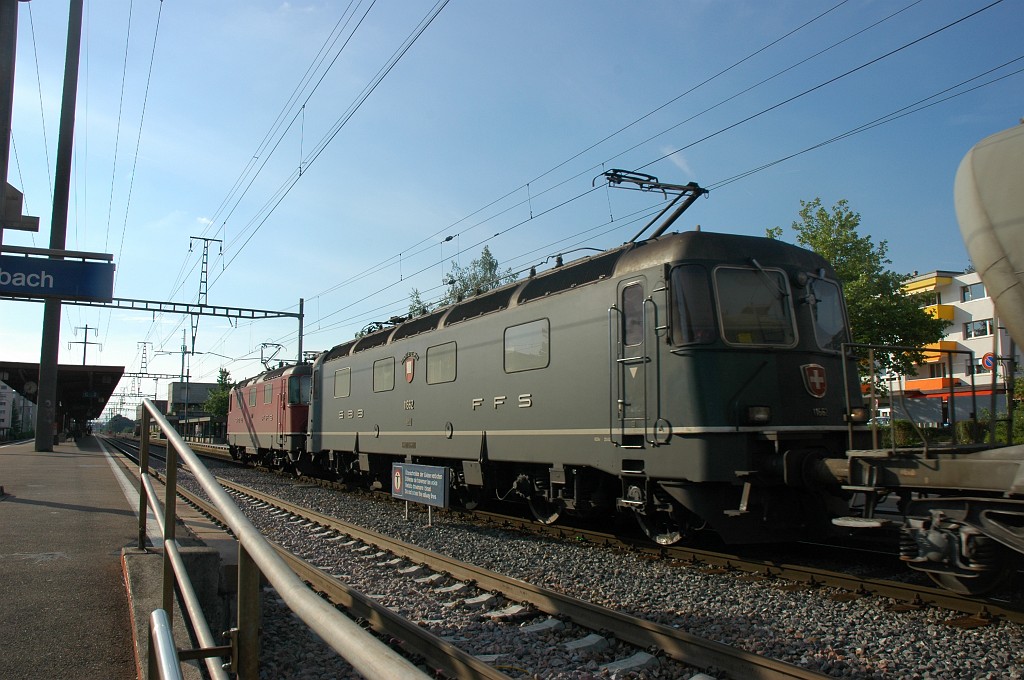 1676-0001-270509.jpg - SBB-CFF Re 4/4'' 11171+ Re 6/6 11662 «Reuchenette-Péry» / Schwerzenbach ZH 27.5.2009