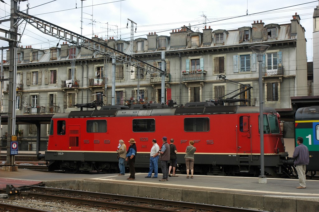 1679-0041-300509.jpg - SBB-CFF Re 4/4'' 11229 / Genève-Cornavin 30.5.2009