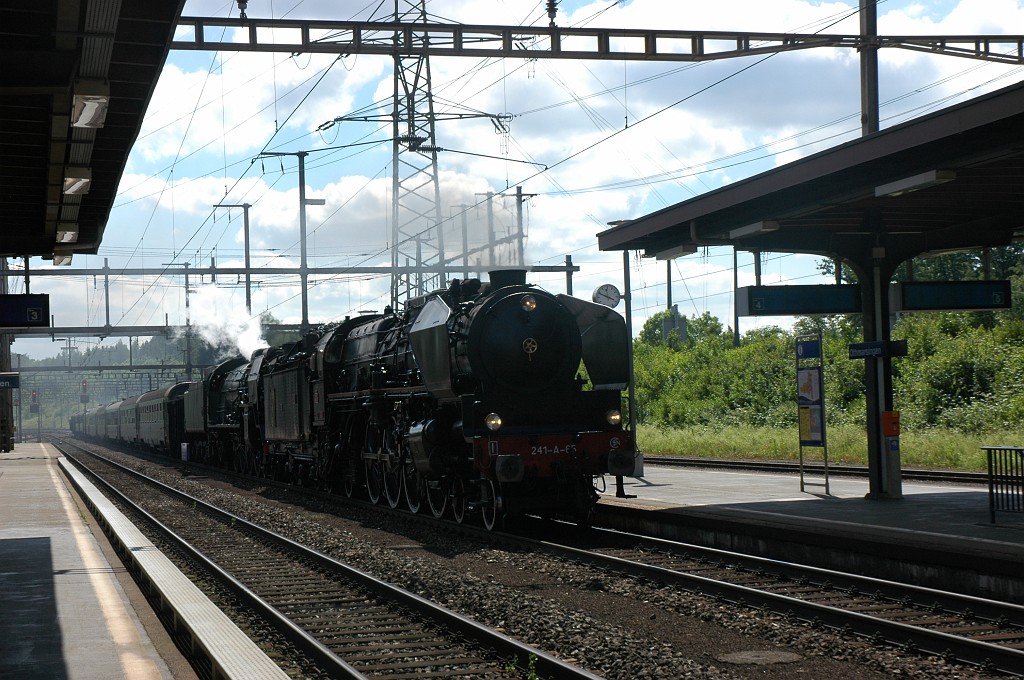 1682-0002-310509.jpg - SNCF 1-241 A 65 + 241 P 17 / Othmarsingen 31.5.2009