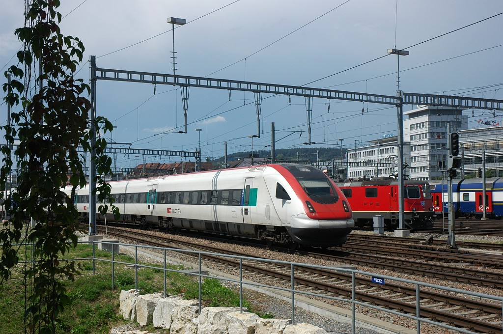 1692-0018-040709.jpg - SBB-CFF ICN RABDe 500.006-2 / Bt (ICN) 500.106-0 «Johanna Spyri» / Zürich HB 4.7.2009