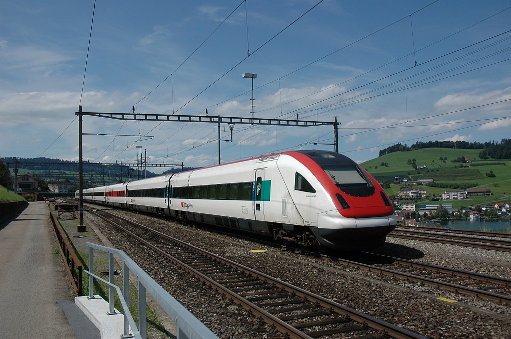 1700-0044-200709.jpg - SBB-CFF ICN RABDe 500.020-3 / Bt (ICN) 500.720-8 «Jeanne Hersch» / Immensee 20.7.2009