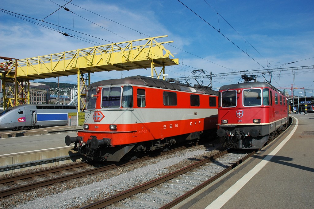 1709-0049-050809.jpg - SBB-CFF Re 4/4'' 11215 + 11108 / Zürich HB 5.8.2009