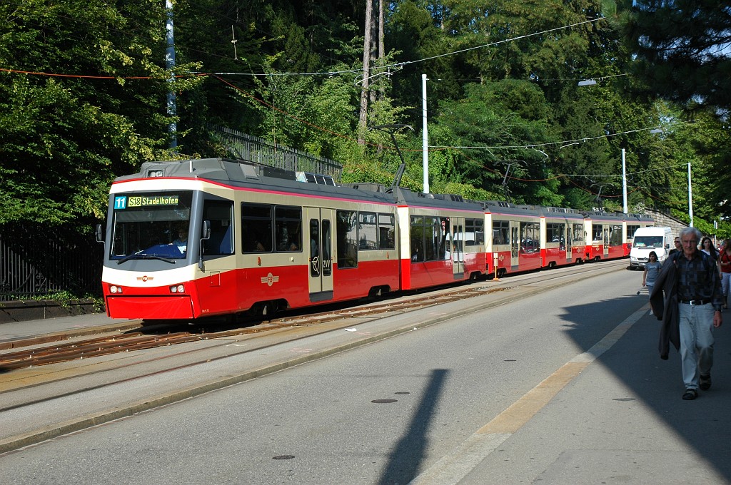 1710-0039-050809.jpg - FB Be 4/6 72 + 65 + 61 / Stadelhofen 5.8.2009