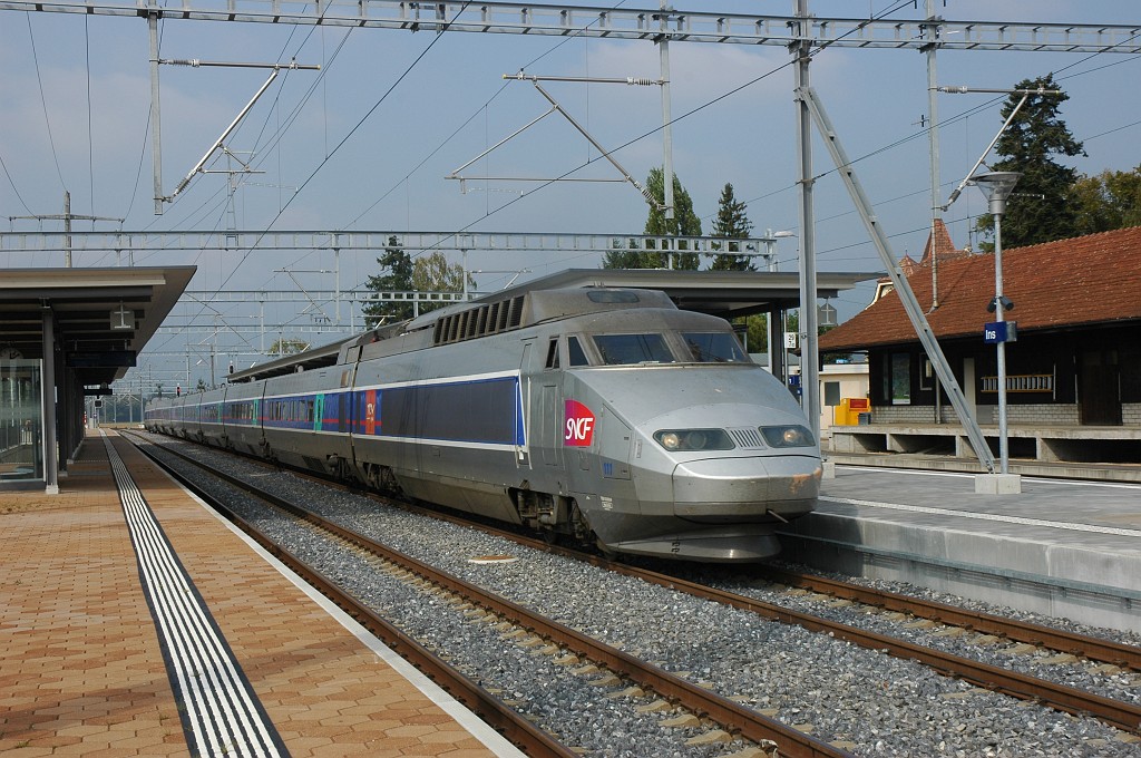 1777-0020-250909.jpg - SNCF TGV 33004 / 111 / Ins 25.9.2009