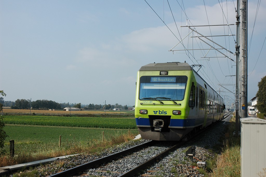 1778-0005-250909.jpg - BLS RABe 525.001-4 / Ins (Bandrain) 25.9.2009