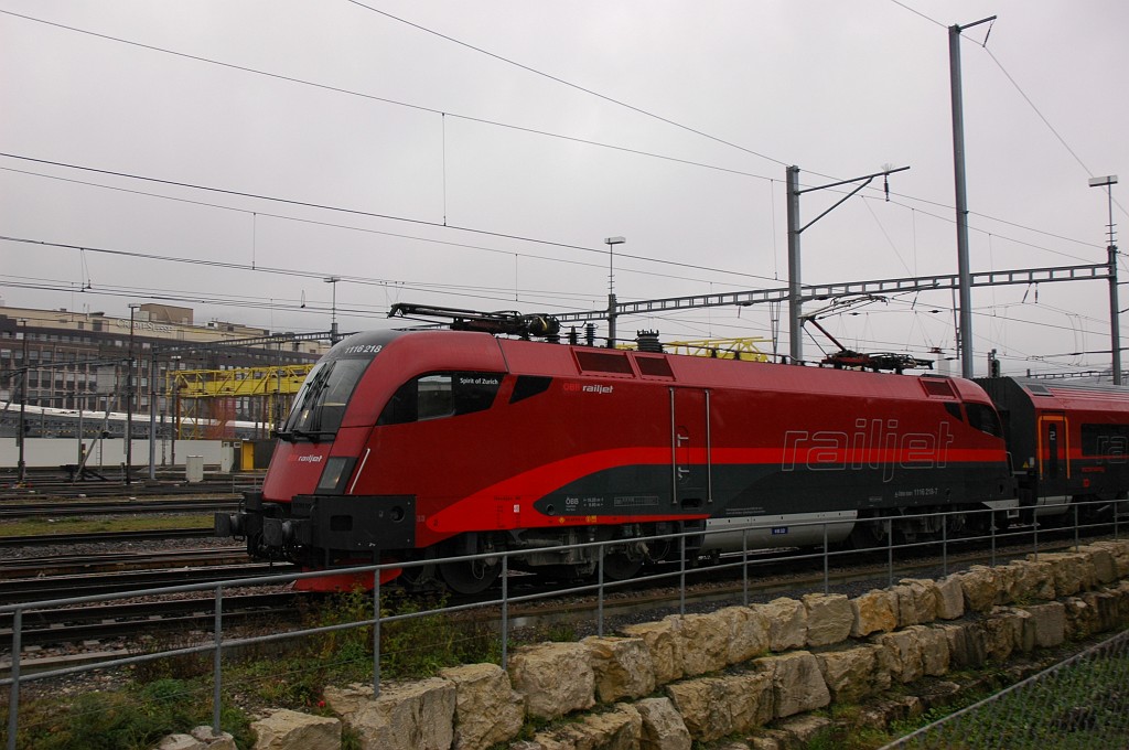 1803-0016-121209.jpg - ÖBB 1116.218-7 «Spirit of Zürich» / Zürich HB 12.12.2009