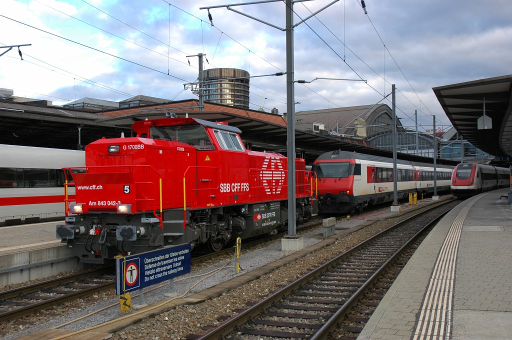 1804-0025-251209.jpg - SBB-CFF Am 843.042-3 / Basel SBB 25.12.2009