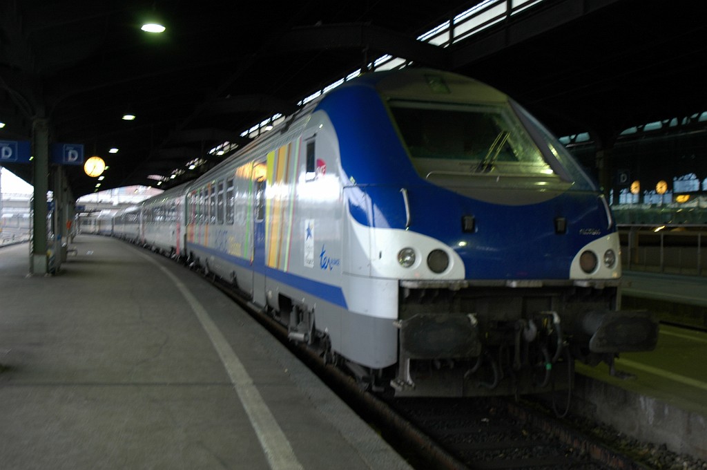 1804-0039-251209.jpg - SNCF B5uxh 50 87 80-97 121-6 / Basel SBB 25.12.2009