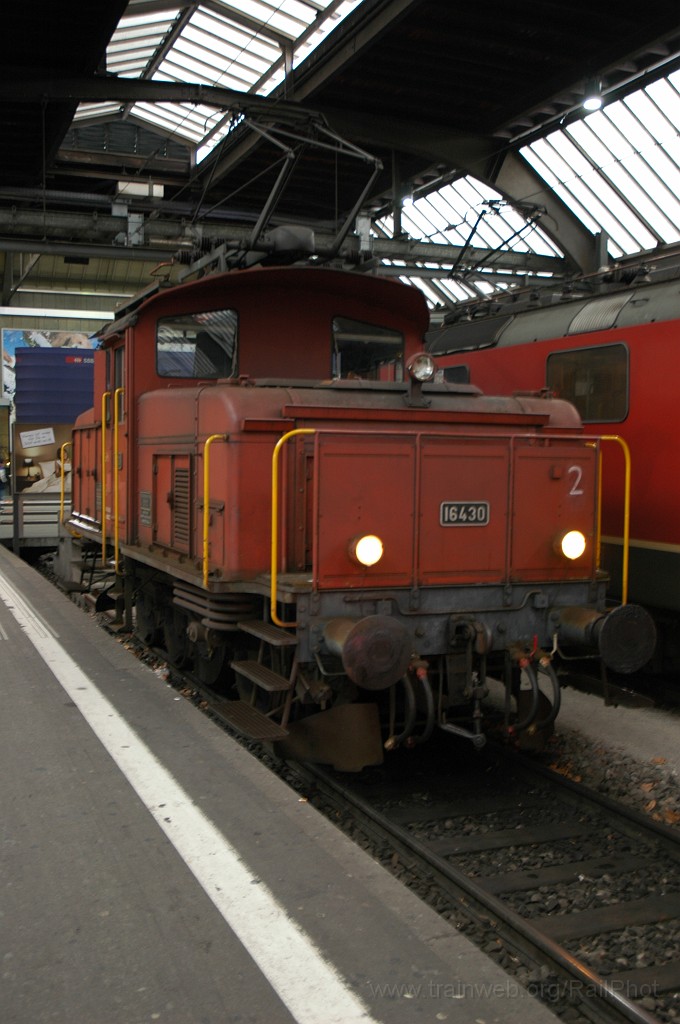 1806-0032-090110.jpg - SBB-CFF Ee 3/3 16430 / Zürich HB 9.1.2010