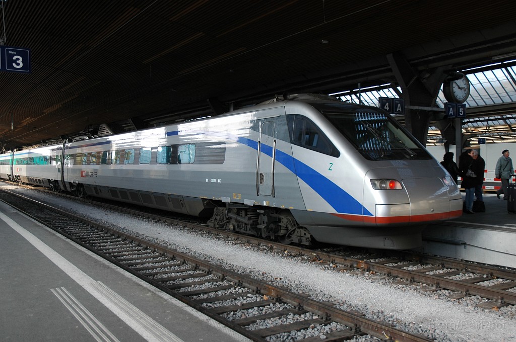 1810-0009-230110.jpg - SBB-CFF ETR 470.052 / Zürich HB 23.1.2010