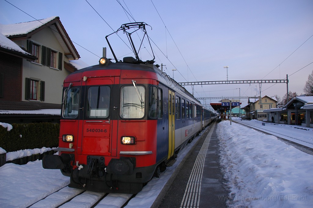 1811-0047-040210.jpg - SBB-CFF RBe 540.034-6 / Hinwil 3.2.2010