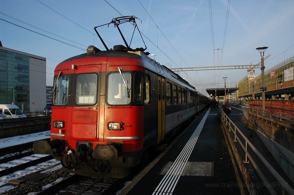 1812-0016-040210.jpg - SBB-CFF RBe 540.034-6 / Wallisellen 3.2.2010