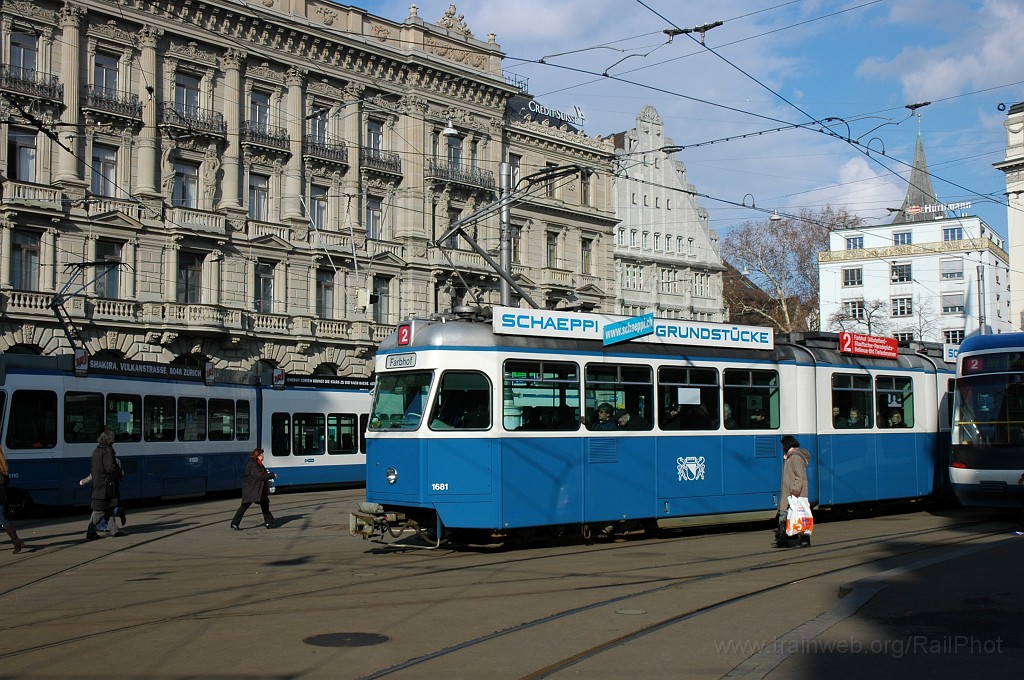 1813-0008-200210.jpg - VBZ Be 4/6 1681 / Paradeplatz 20.2.2010
