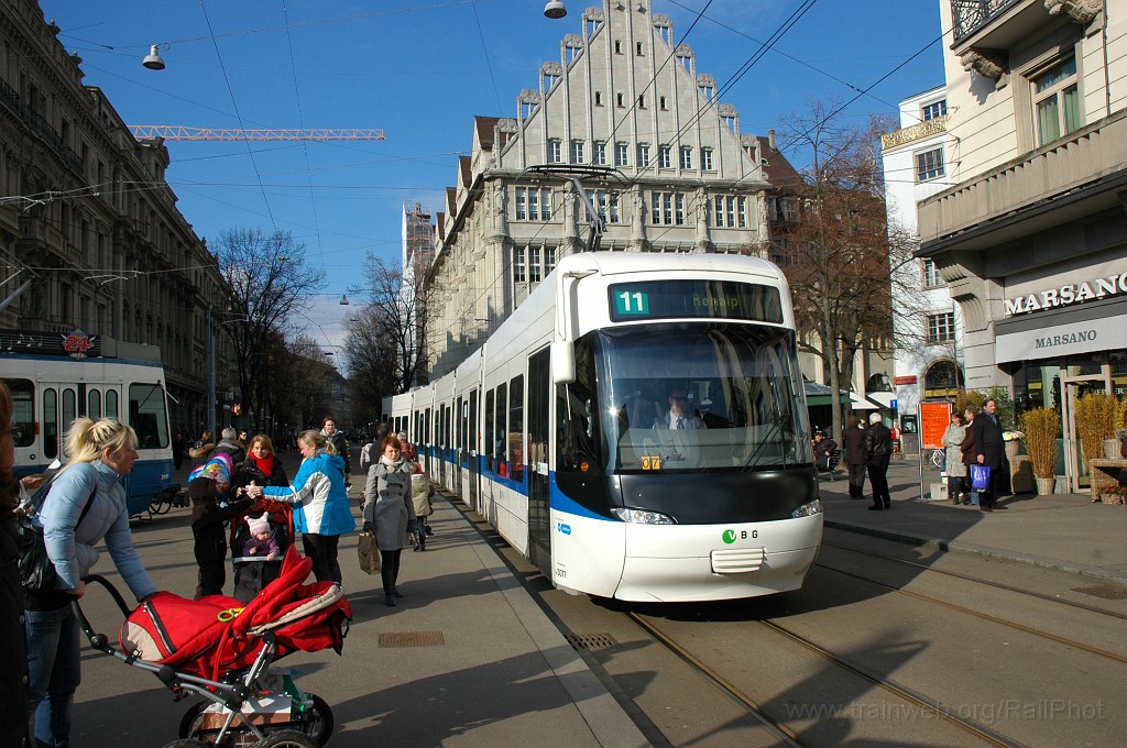 1814-0046-200210.jpg - VBG Be 5/6 3077 / Paradeplatz 20.2.2010