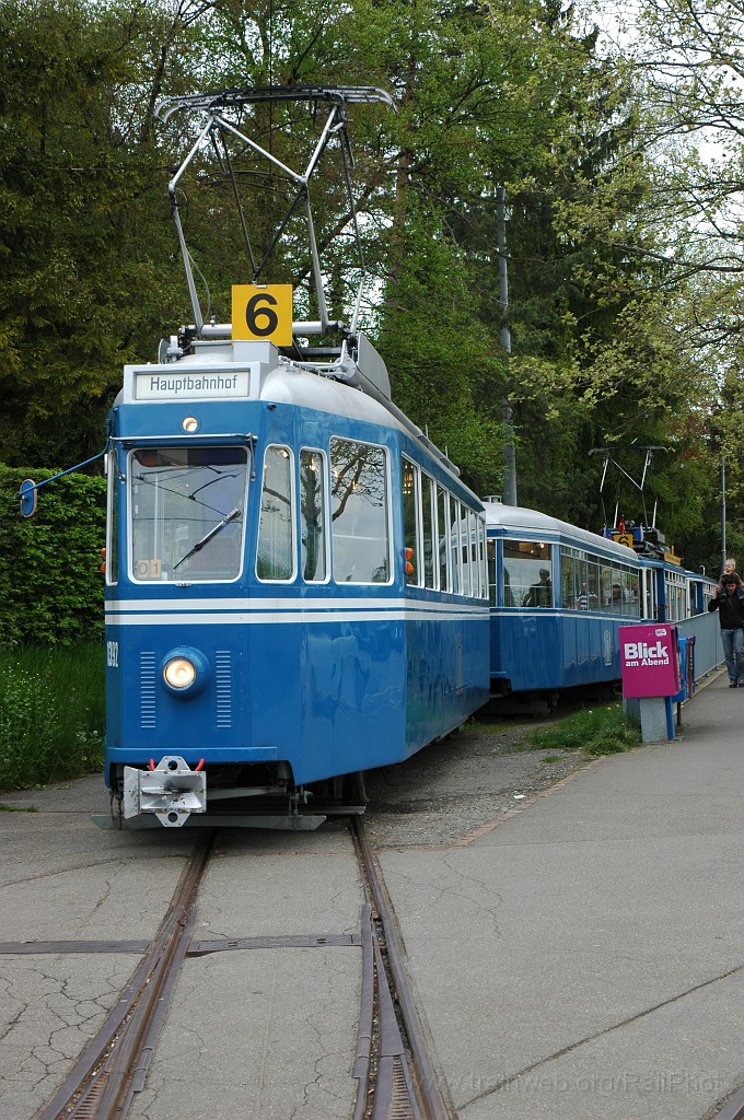 1868-0042-090510.jpg - APS Ce 4/4 1392 + C4.732 + Ce 2/2 1019 + C².629 / Zoo 9.5.2010