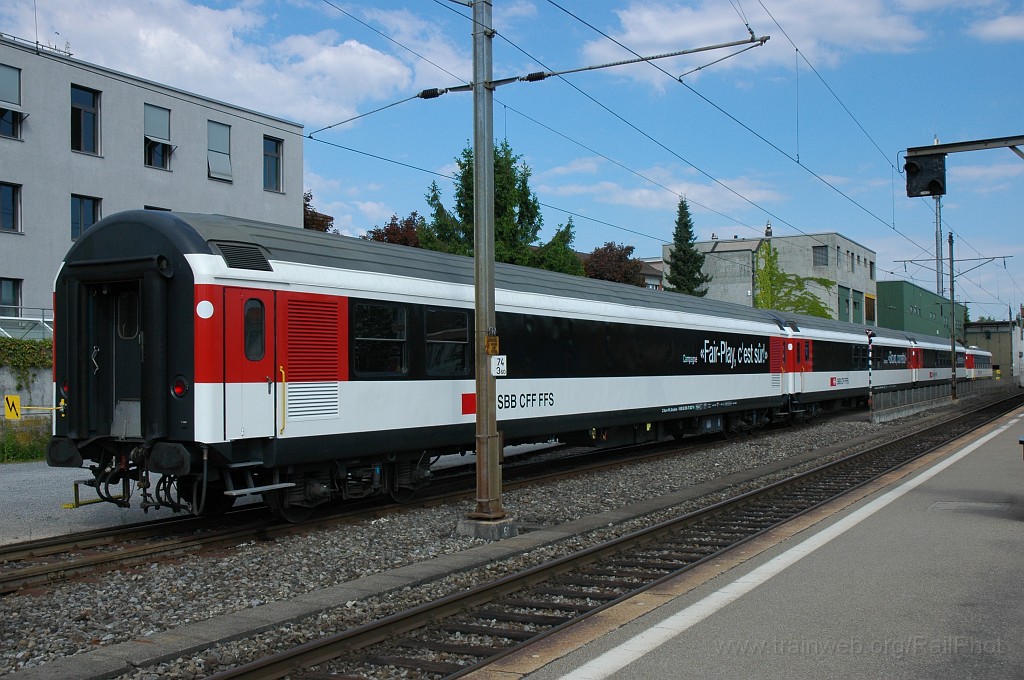 1874-0013-250510.jpg - SBB-CFF X 60 85 99-70 927-6 + X 60 85 99-70 928-4 + X 60 85 99-70 929-2 + WR.60 85 99-33 821-7 / Wetzikon 25.5.2010