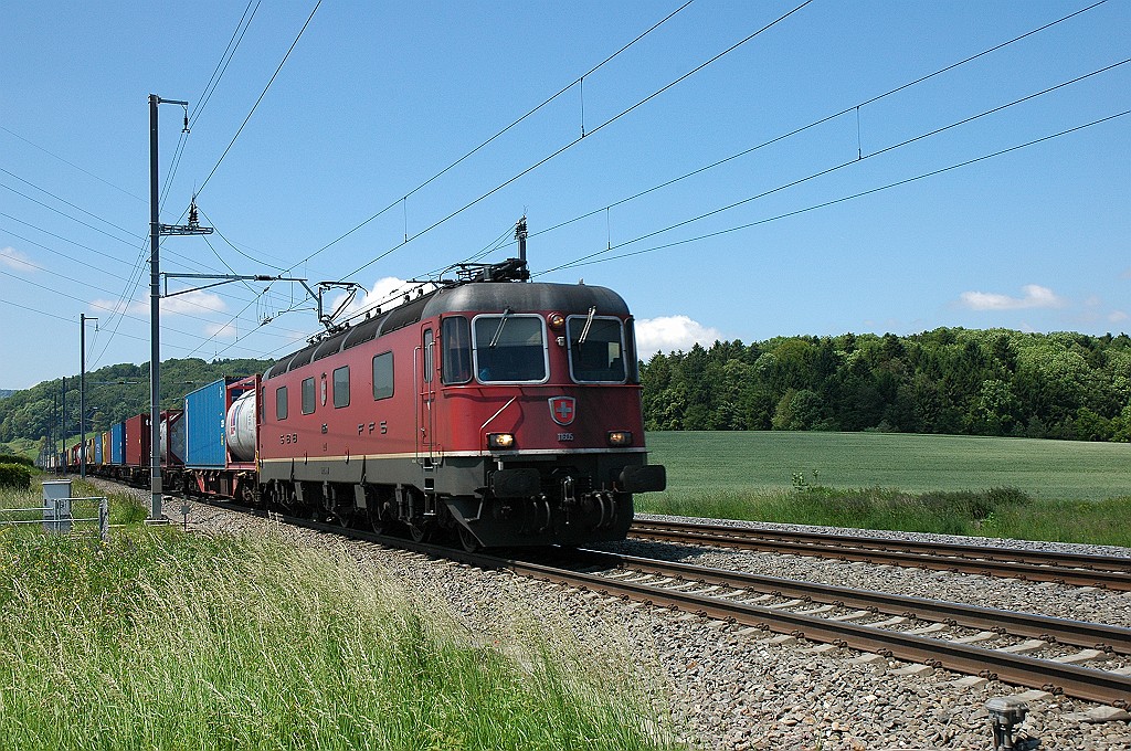 1883-0050-040610.jpg - SBB-CFF Re 6/6 11605 «Uster» / Otelfingen (Würenloserstrasse) 4.6.2010