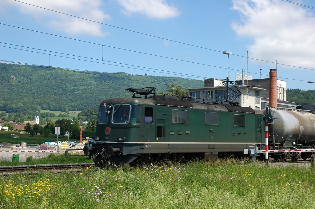 1884-0002-040610.jpg - SBB-CFF Re 4/4''' 11364 / Otelfingen (Würenloserstrasse) 4.6.2010