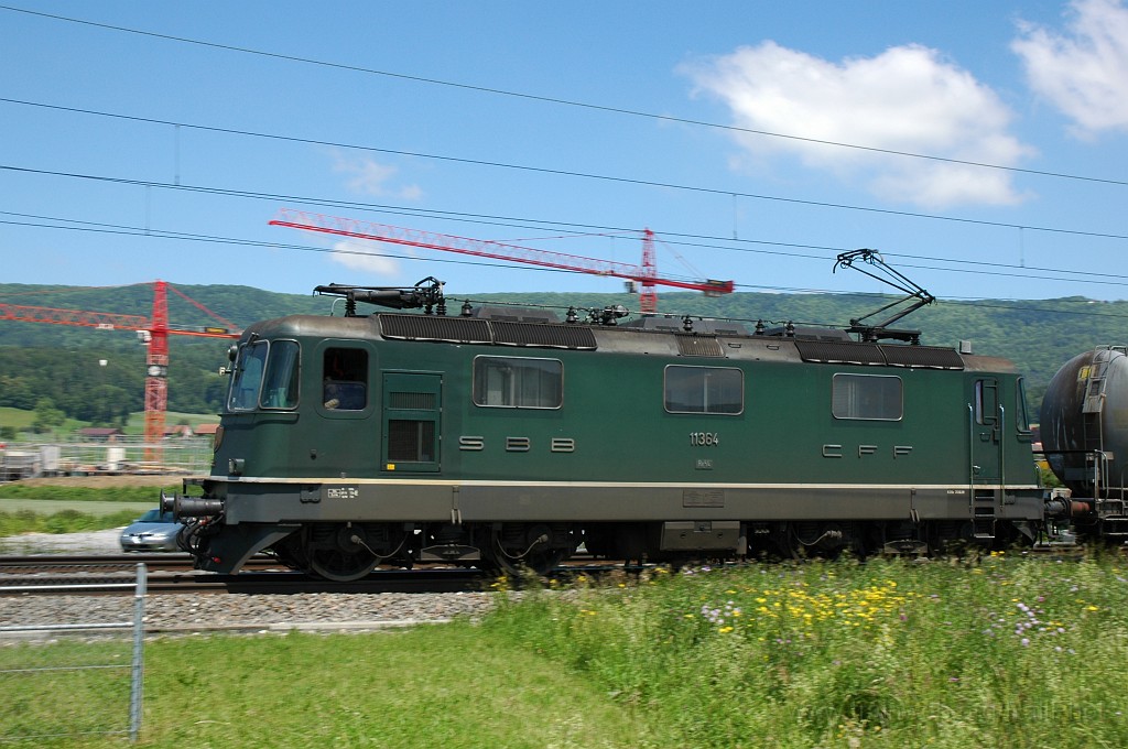1884-0003-040610.jpg - SBB-CFF Re 4/4''' 11364 / Otelfingen (Würenloserstrasse) 4.6.2010