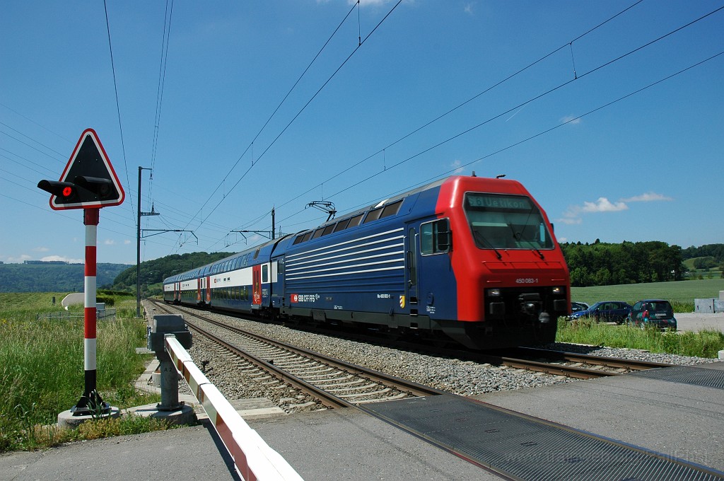 1884-0017-040610.jpg - SBB-CFF Re 450.083-1 «Trüllikon» / Otelfingen (Würenloserstrasse) 4.6.2010