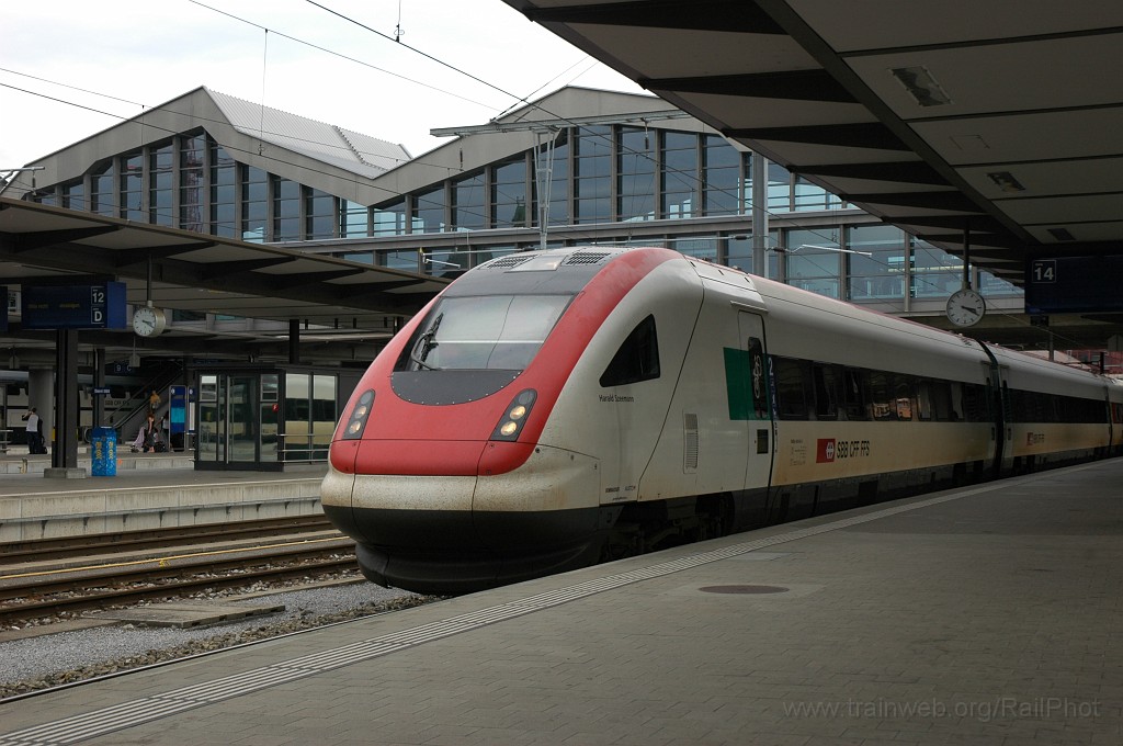 1886-0047-080610.jpg - SBB-CFF ICN RABDe 500.043-5 «Harald Szeemann» / Basel SBB 8.6.2010