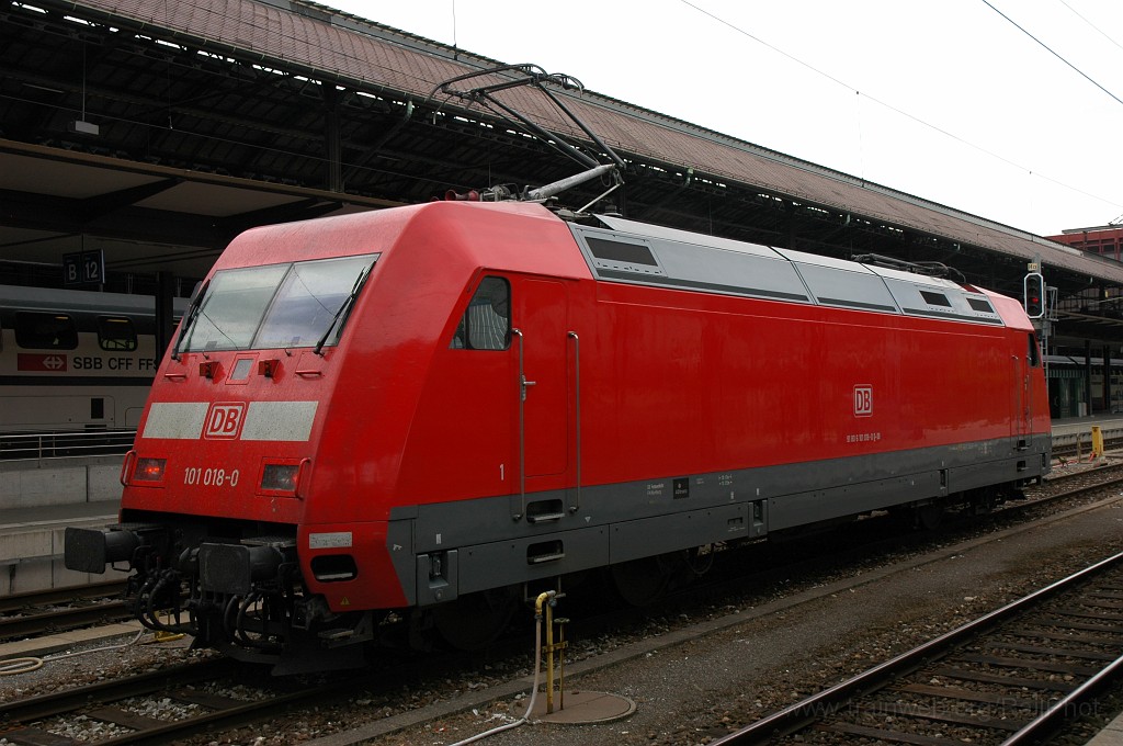 1888-0010-080610.jpg - DBAG 101.018-0 / Basel SBB 8.6.2010