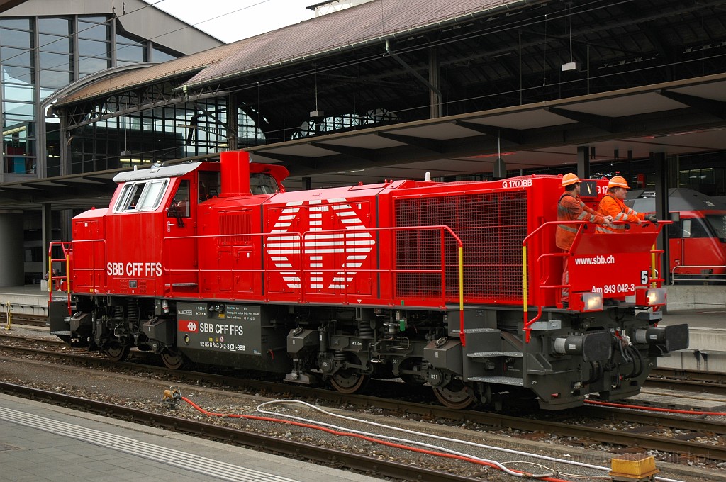 1889-0013-080610.jpg - SBB-CFF Am 843.042-3 / Basel SBB 8.6.2010