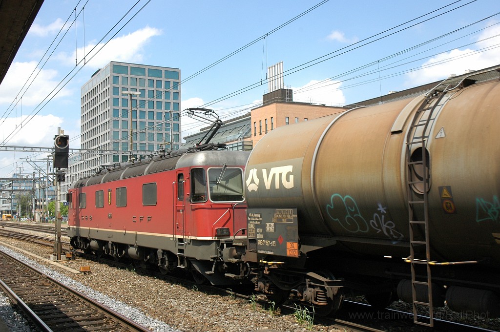1892-0009-110610.jpg - SBB-CFF Re 6/6 11608 «Wetzikon» / Zürich-Altstetten 11.6.2010