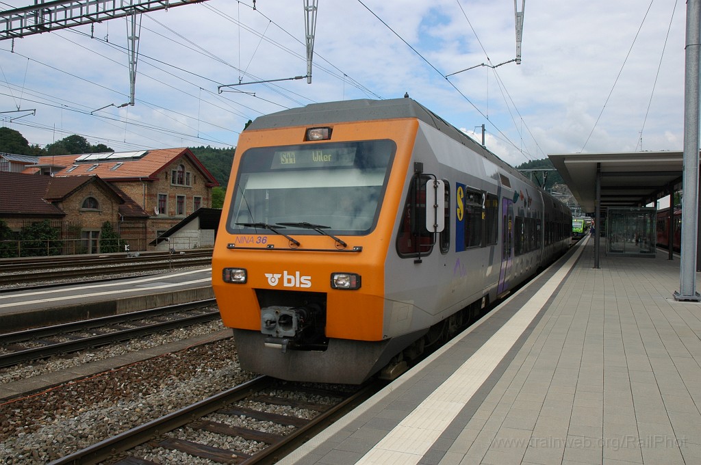 1909-0047-220610.jpg - BLS RABe 525.036-0 «Zentrum Paul Klee» / Burgdorf 22.6.2010