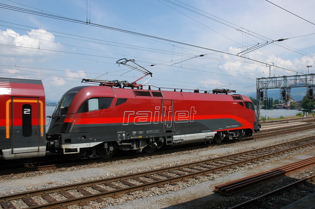 1921-0024-060710.jpg - ÖBB 1116.212-0 / Wädenswil 6.7.2010
