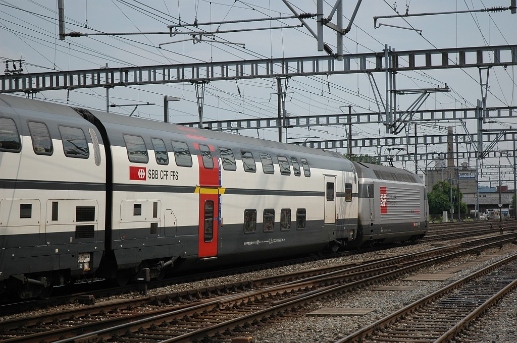 1938-0033-220710.jpg - SBB-CFF Re 460.107-6 «Glärnisch / SF DRS» / Aarau 22.7.2010