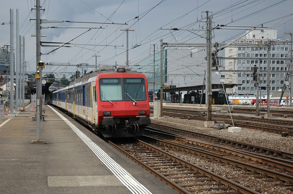 1939-0013-220710.jpg - SBB-CFF RBDe 560.033-3 «Avenches» / Aarau 22.7.2010