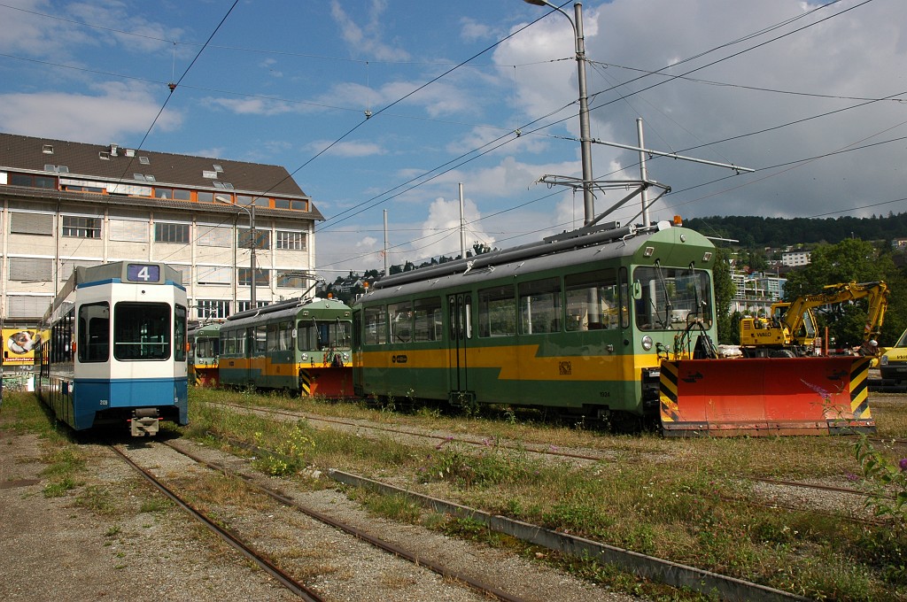 1954-0008-270710.jpg - VBZ Xe 4/4 1924 + 1923 + Be 4/8 2109 / Escher-Wyss Platz 27.7.2010