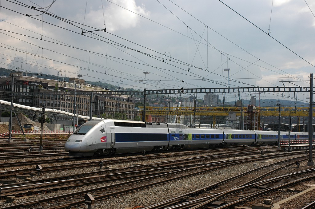 1954-0018-270710.jpg - SNCF TGV 384.021 / Zürich HB 27.7.2010