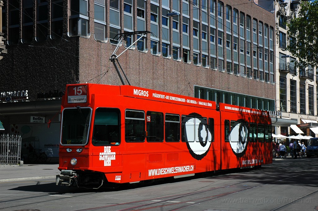 1959-0048-310710.jpg - VBZ Be 4/6' 2005 «Die Schweizermacher» / Bellevue 31.7.2010