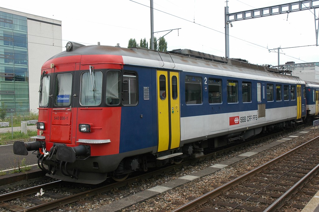 1964-0019-180810.jpg - SBB-CFF RBe 540.036-1 / Wallisellen 18.8.2010