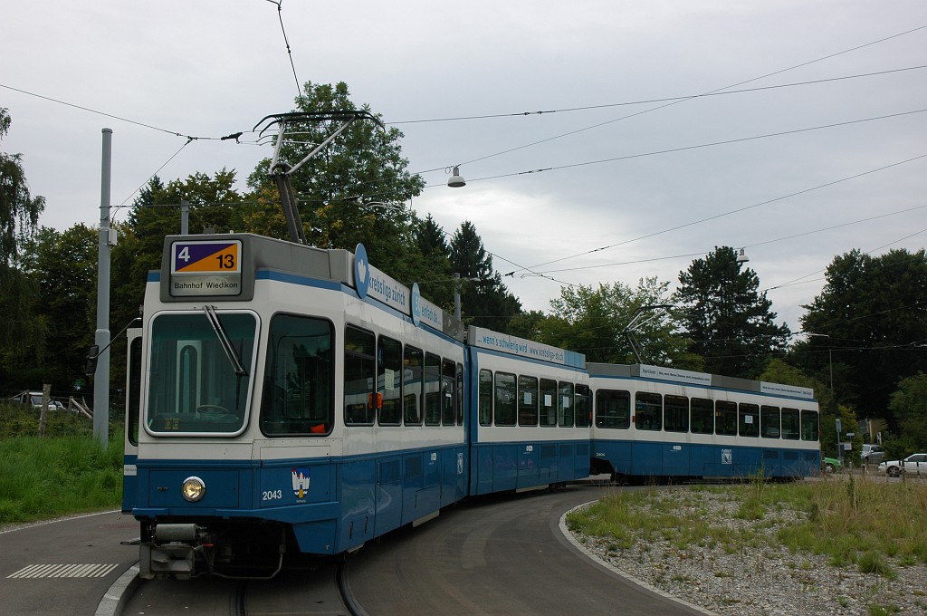 1964-0021-180810.jpg - VBZ Be 4/6' 2043 «Rennweg» + Be 2/4 2404 / Albisgütli 18.8.2010