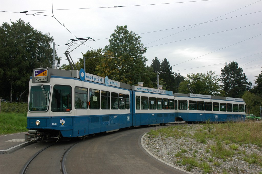 1964-0023-180810.jpg - VBZ Be 4/6' 2043 «Rennweg» + Be 2/4 2404 / Albisgütli 18.8.2010