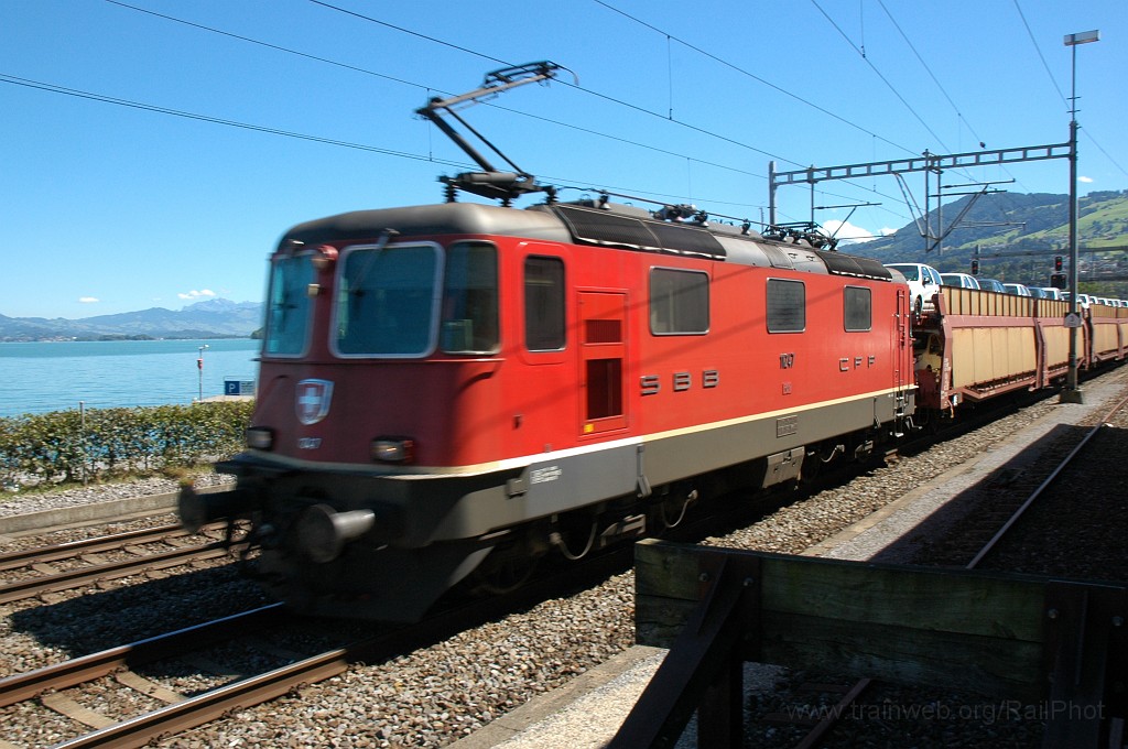 1975-0025-260810.jpg - SBB-CFF Re 4/4'' 11247 / Richterswil 26.8.2010