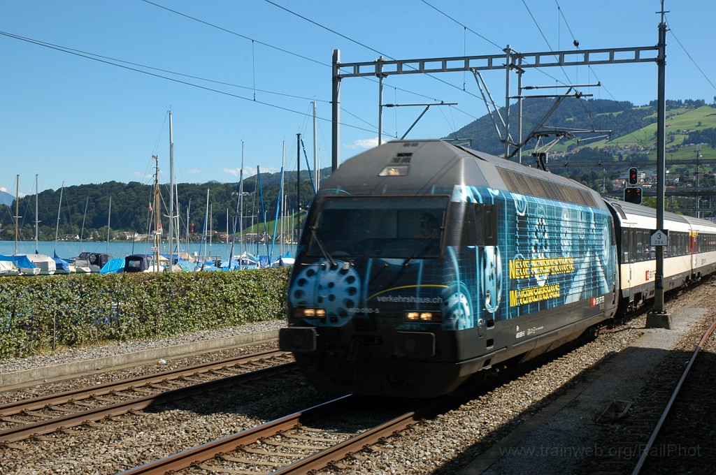 1976-0023-260810.jpg - SBB-CFF Re 460.080-5 «Tre Valli / Neue Perspektiven im Verkehrshaus» / Richterswil 26.8.2010