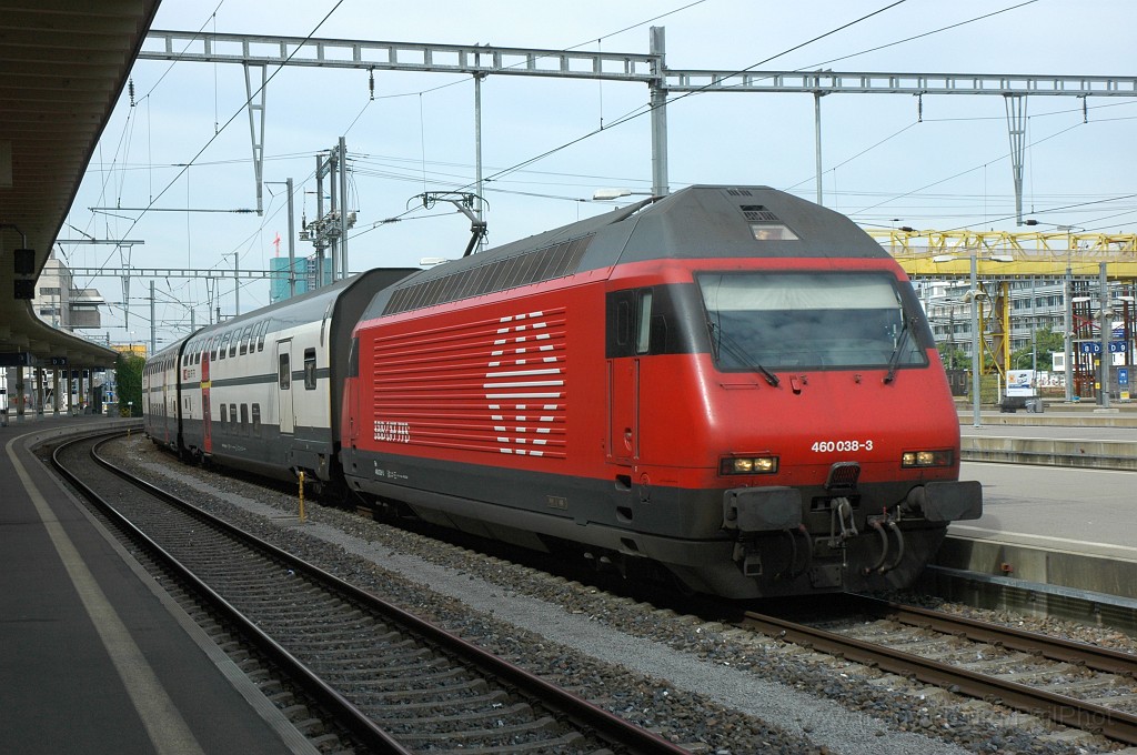 1982-0043-140910.jpg - SBB-CFF Re 460.038-3 «Hauenstein» / Zürich HB 14.9.2010