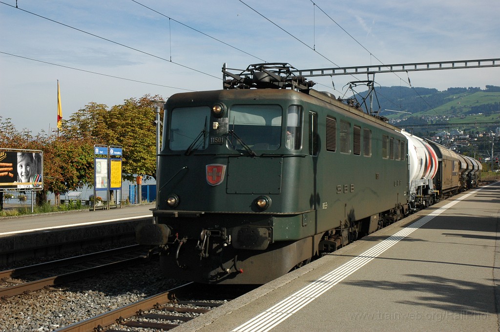 1986-0007-140910.jpg - SBB-CFF Ae 6/6 11501 «Renens VD» / Richterswil 14.9.2010