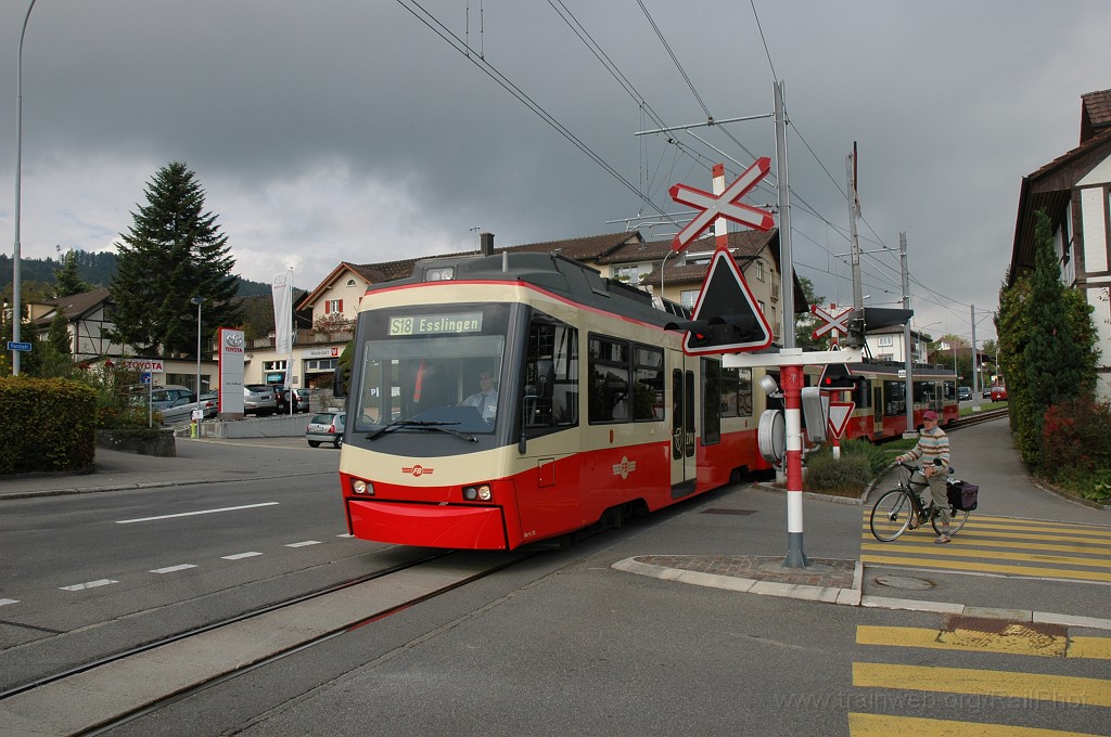 1989-0033-290910.jpg - FB Be 4/6 73 / Hinteregg 29.9.2010