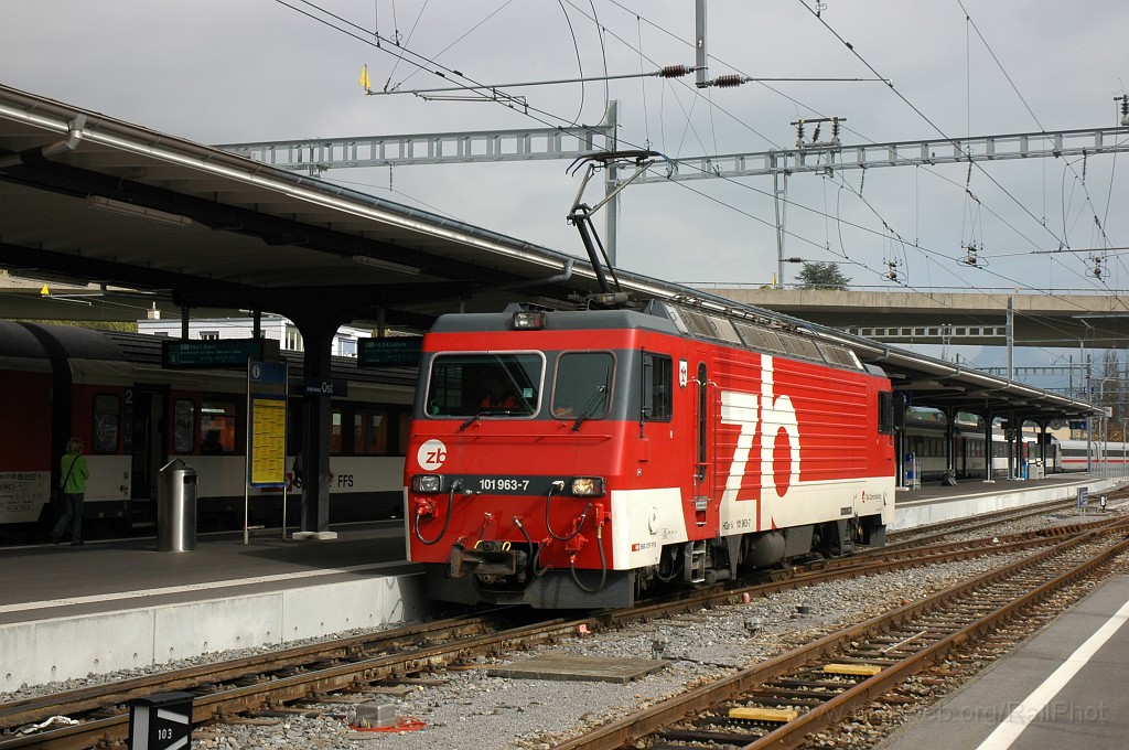 1994-0001-101010.jpg - ZB HGe 101.963-7 «Alpnach» / Interlaken-Ost 10.10.2010