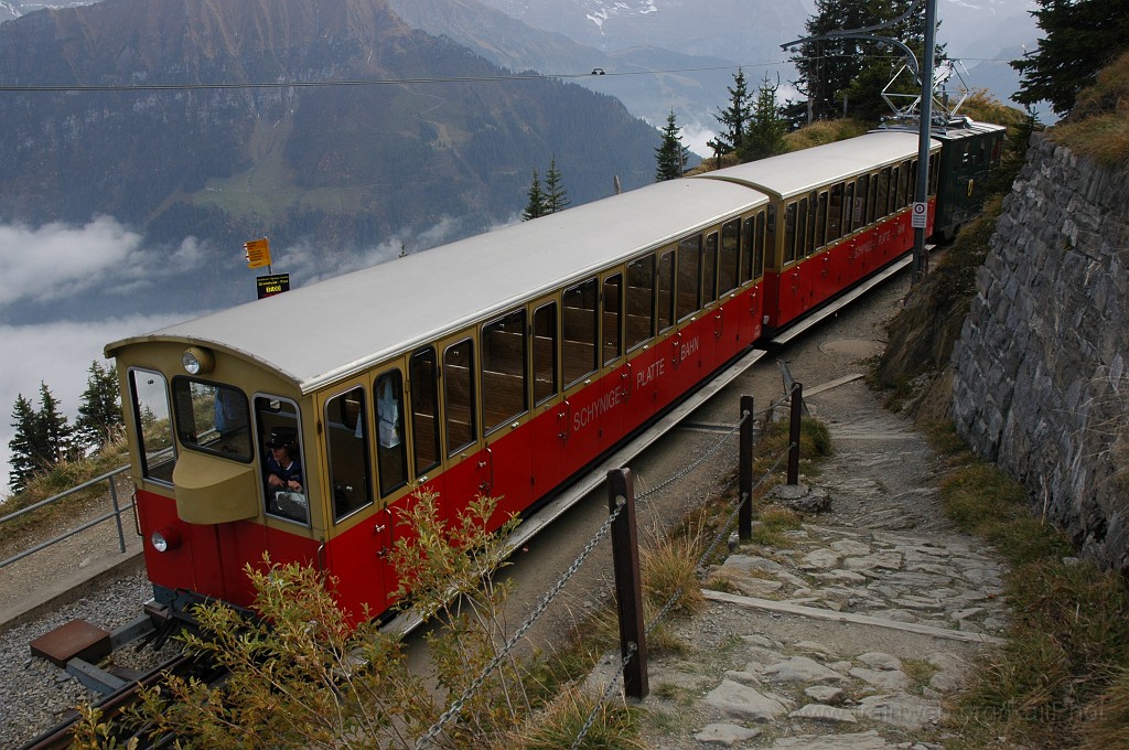 1996-0012-101010.jpg - SPB B 44 + B 43 + He 2/2 61 «Enzian» / Schynige Platte 10.10.2010