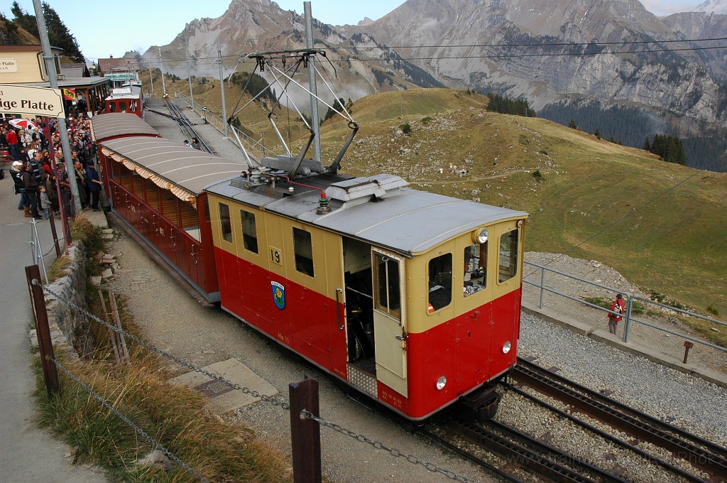 1996-0037-101010.jpg - SPB He 2/2 19 «Flühblume» / Schynige Platte 10.10.2010